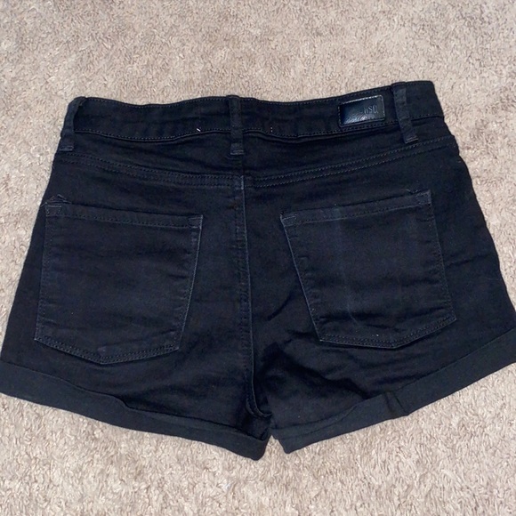 SHORTS - Picture 2 of 2